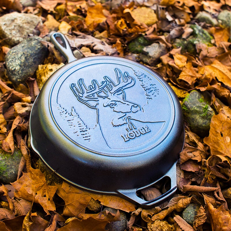Lodge - 10.25" Wildlife Cast Iron Deer Skillet - L8SKWLDRCN