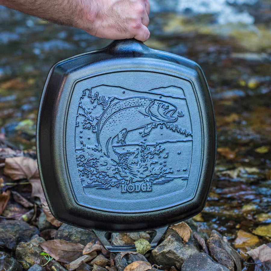 Lodge - 10.5" Wildlife Square Cast Iron Fish Grill Pan - L8SGPWLFICN