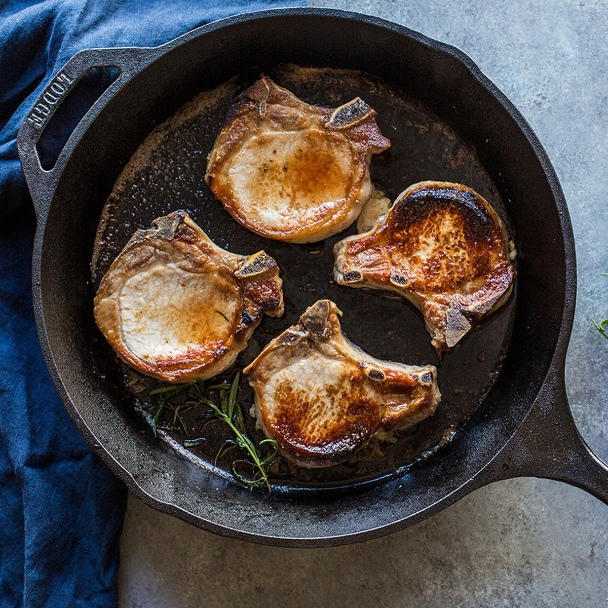Lodge - 12" Cast Iron Skillet - L10SK3INT
