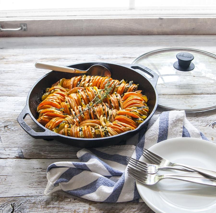 Lodge - 12" Chef Collection Cast Iron Everyday Pan - LC12EPCN