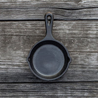 Lodge - 3.5" Mini Cast Iron Skillet - LMS3