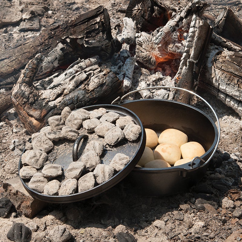 Lodge - 5.7 L Cast Iron Camp Dutch Oven - L12CO3