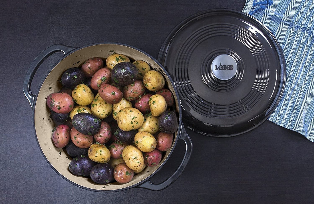 Lodge - 5.7 L Enameled Cast Iron Dutch Oven Midnight Chrome - EC6D18