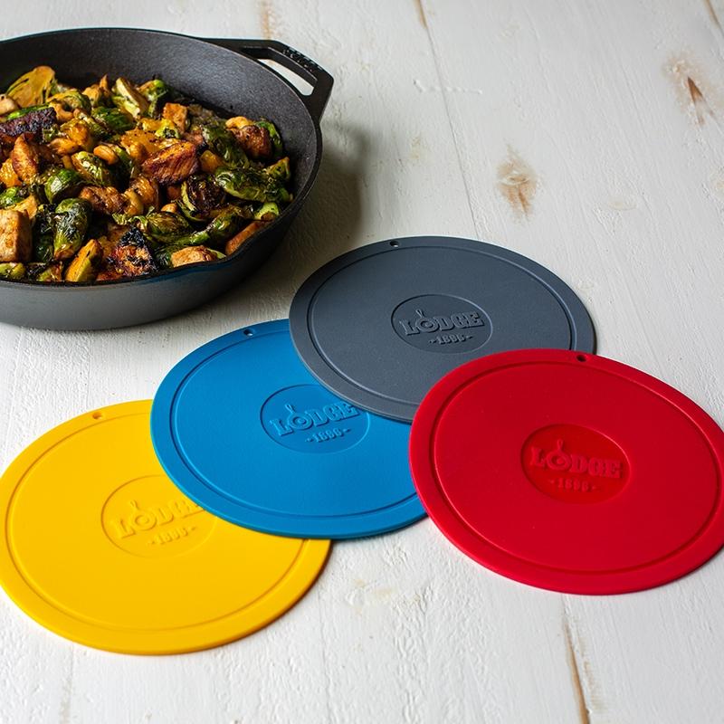 Lodge - 7.25" Deluxe Round Silicone Trivet Red - AS7DT41
