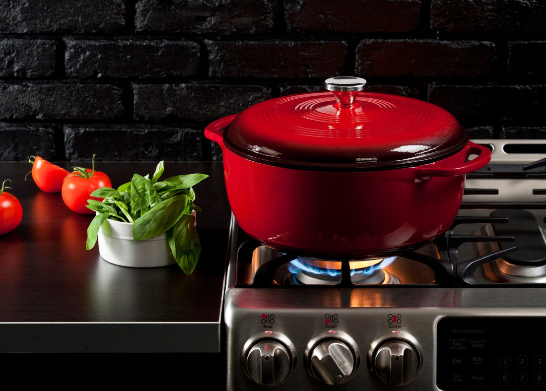 Lodge - 7.4 L Dutch Oven Red - EC7D43