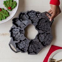Lodge - Cast Iron Holiday Wreath Pan - BWHW