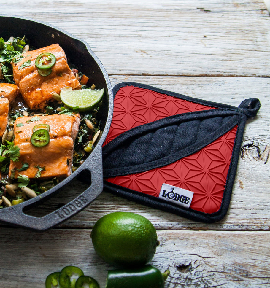 Lodge - Silicone & Fabric Potholder/Trivet Red - AS7SKT61