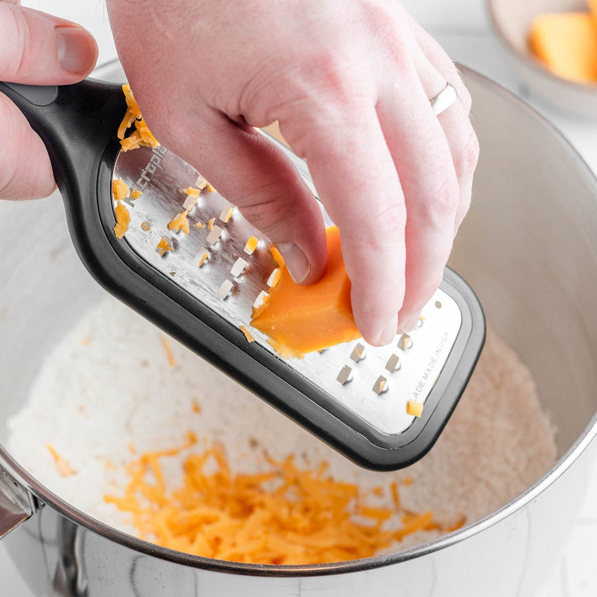 Microplane - Select Series Extra Coarse Cheese Grater Black - 51038