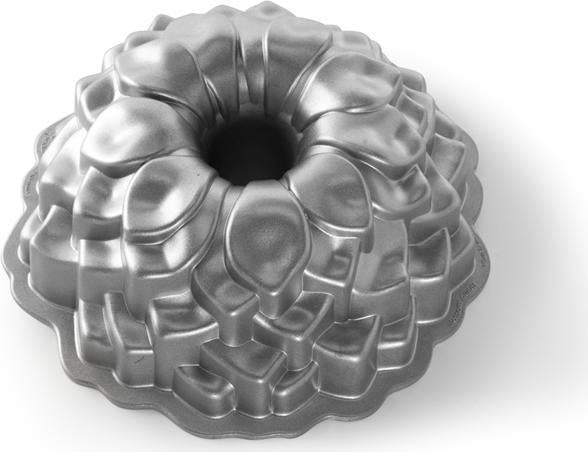 Nordic Ware - Blossom Bundt Pan - 59892