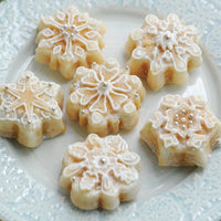 Nordic Ware - Frozen Snowflake Cakelet Pan - 59936