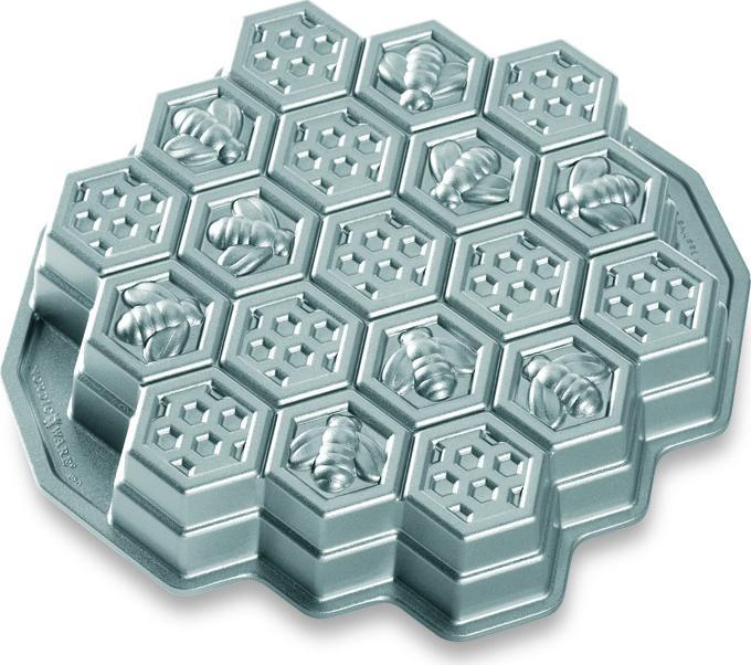 Nordic Ware - Honeycomb Pull-Apart Pan - 41463