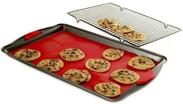 Norpro - 3 Piece Nonstick Baking Sheet Set - 3899