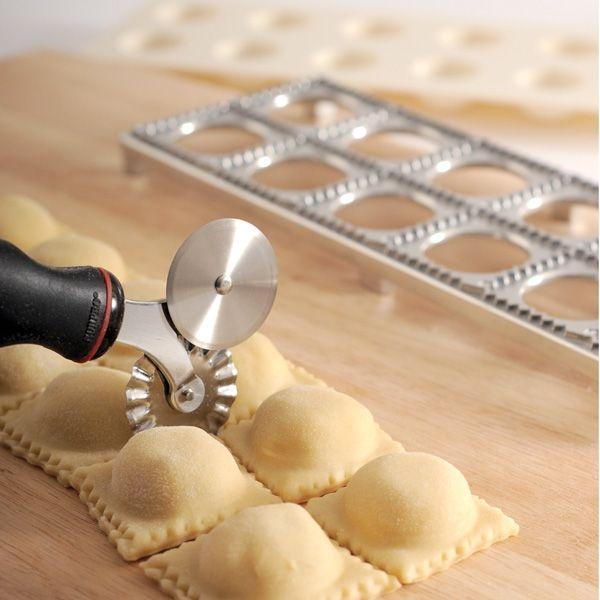 Norpro - Grip-Ez Ravioli/Pastry Cutter - 112