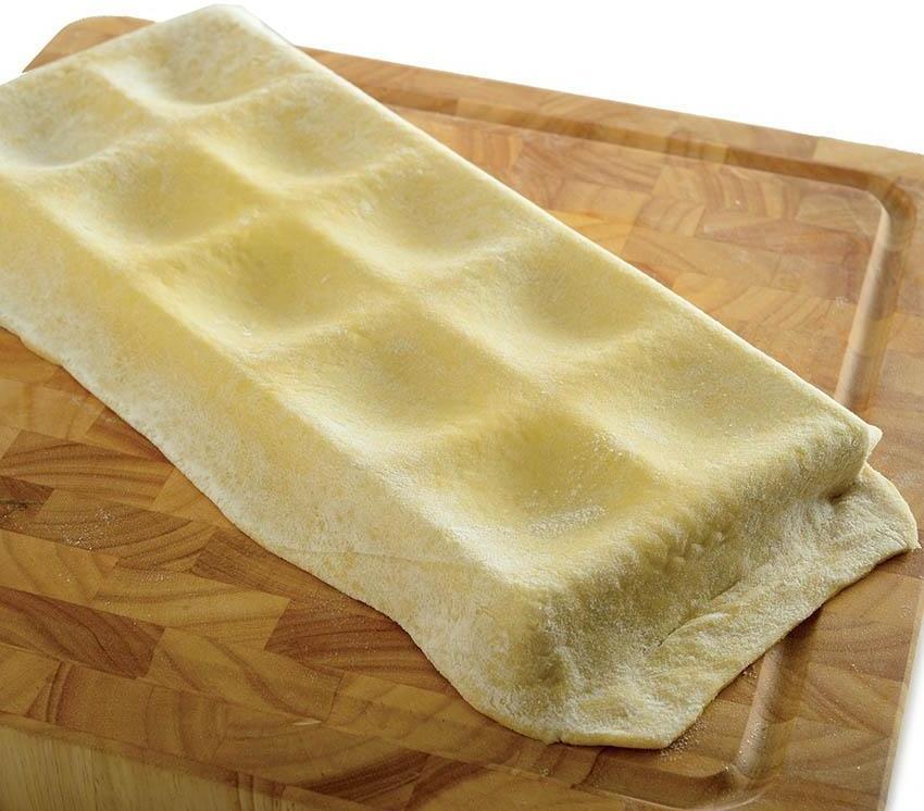 Norpro - Jumbo Ravioli Maker with Press - 1040