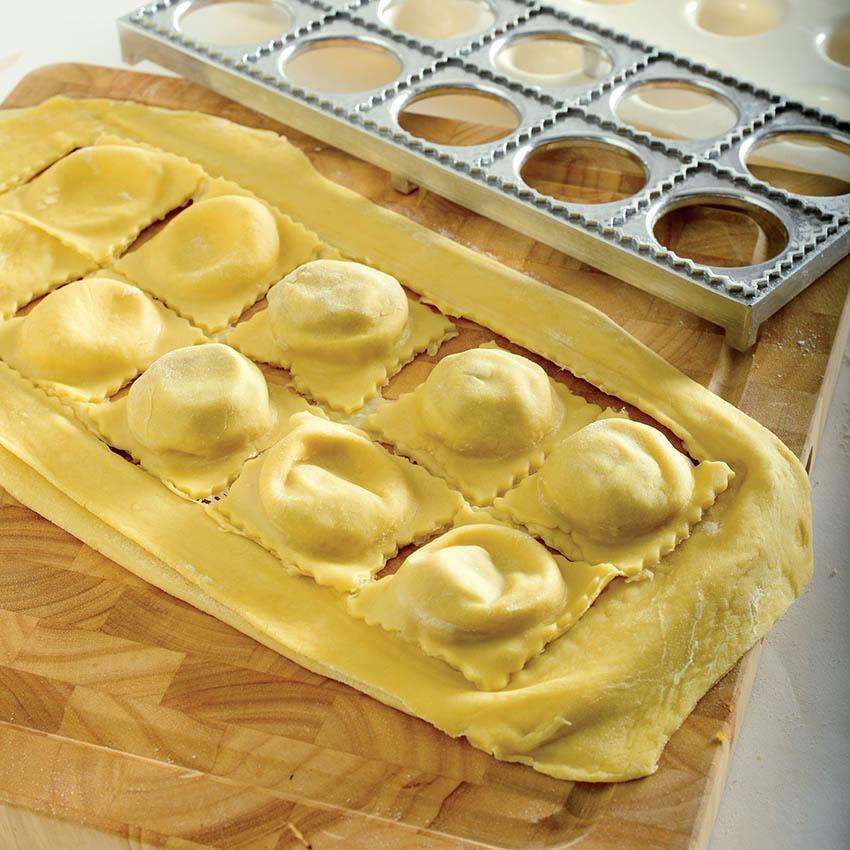 Norpro - Jumbo Ravioli Maker with Press - 1040