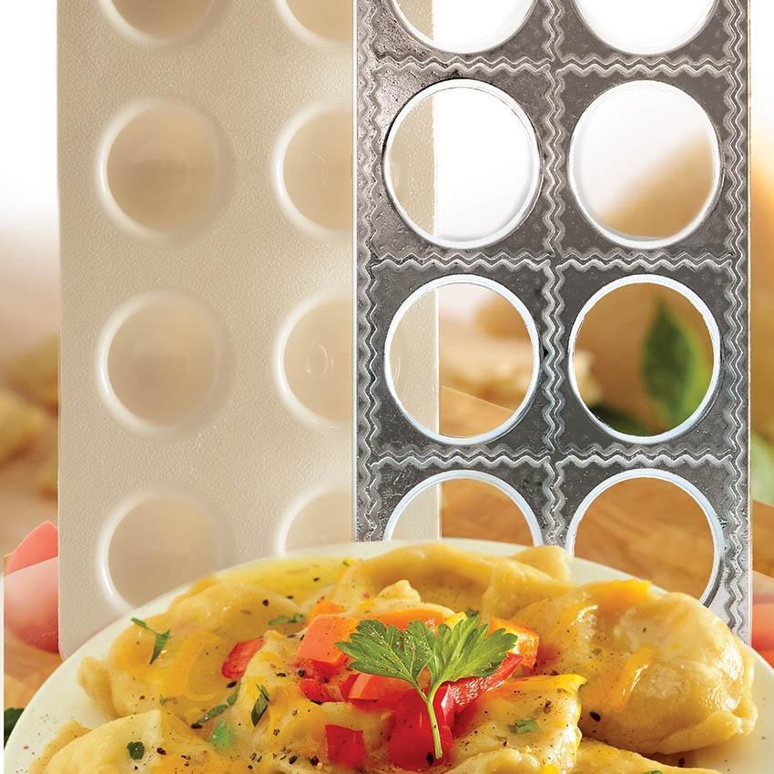 Norpro - Jumbo Ravioli Maker with Press - 1040