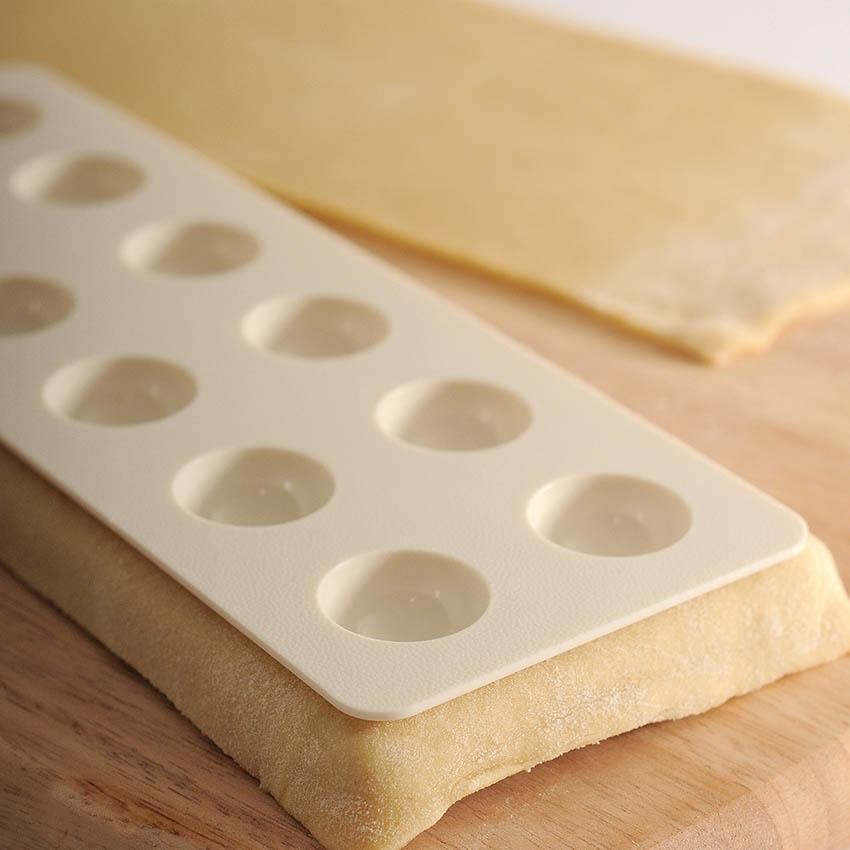 Norpro - Ravioli Maker with Press - 1043