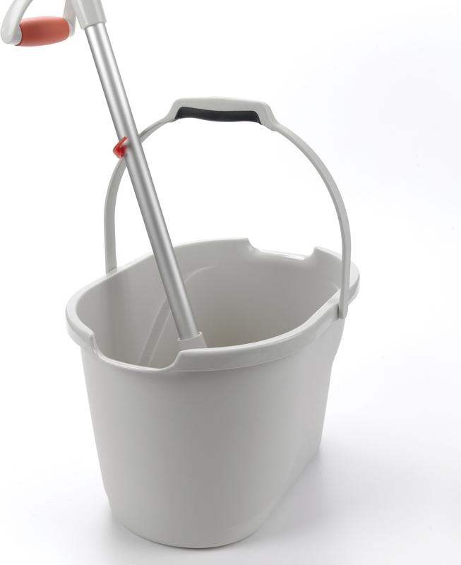 OXO - 15 L Angled Measuring Bucket - 1367380CM
