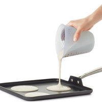 OXO - 2 Cup Squeeze & Pour Silicone Measuring Cup - 11161000G