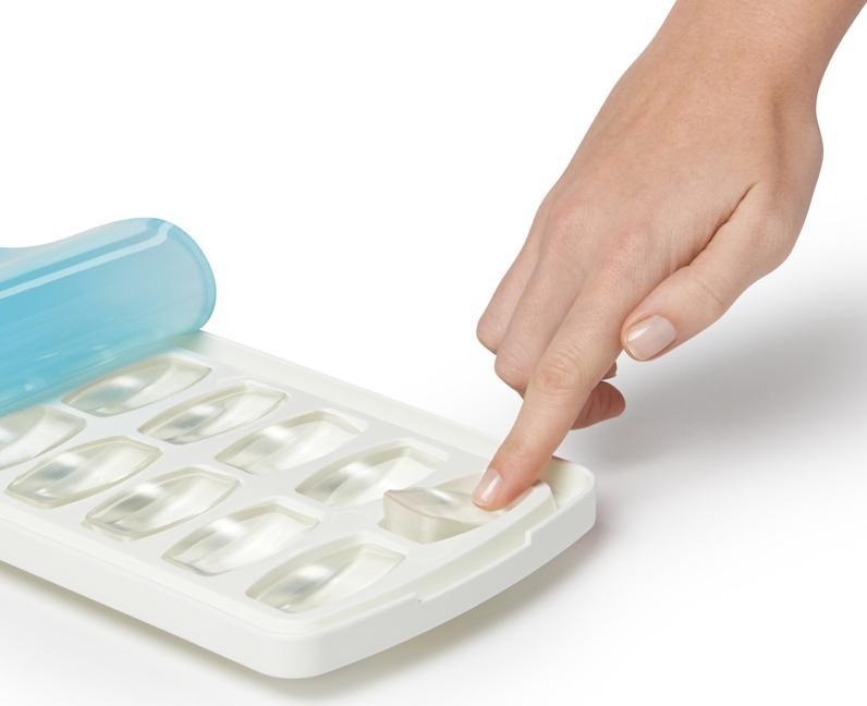 OXO - No-Spill Ice Cube Tray - 1132080BL
