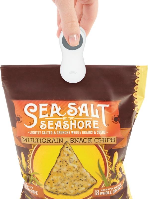 OXO - Pack of 4 White Magnetic All-Purpose Clips -13173400G