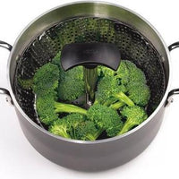 OXO - Stainless Steel Steamer with Extendable Handle - 1067247SS