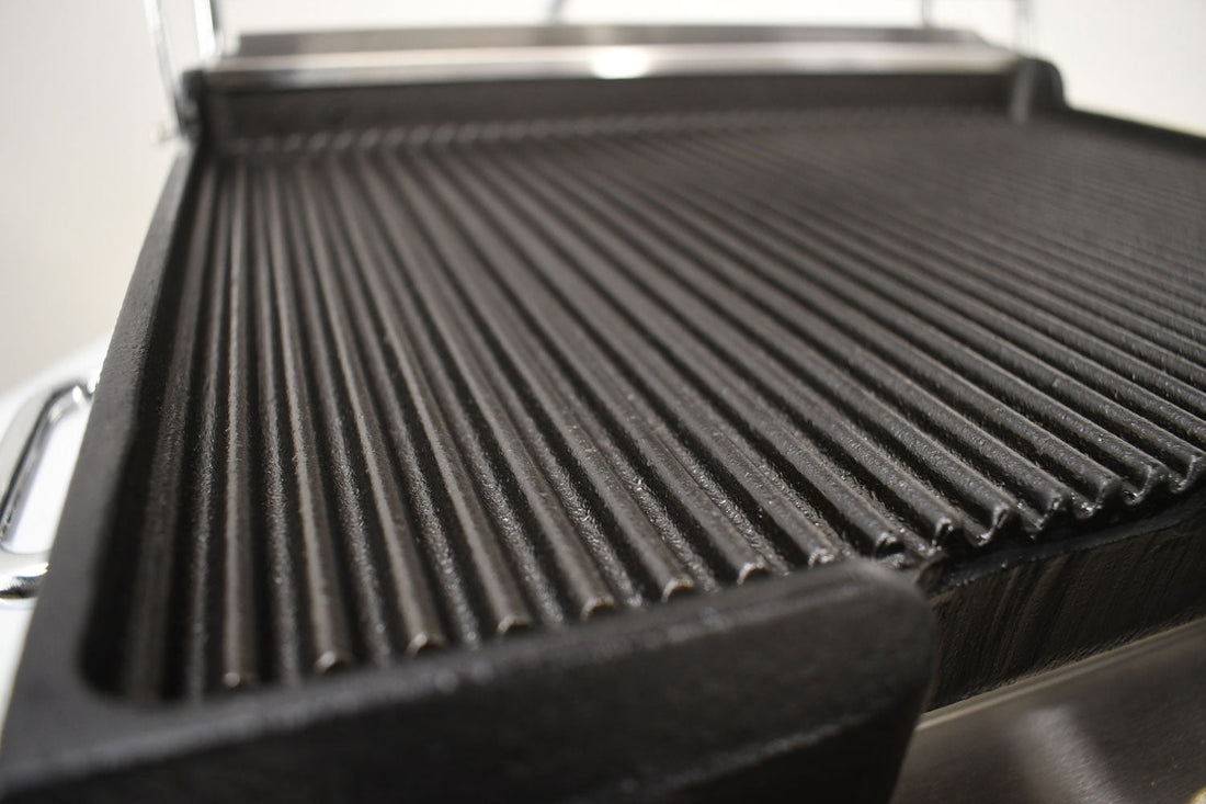 Omcan - 12” x 15” Single Panini Grill with Grooved Surfaces - PG-CN-0679-R