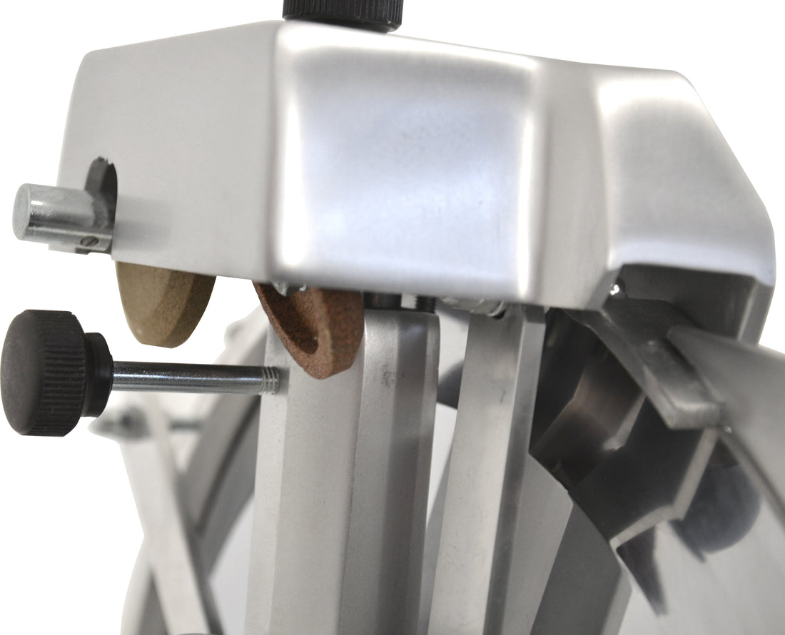 Omcan - 14.5” Blade Horizontal Belt-Driven Slicer 0.50 HP - MS-IT-0370-V