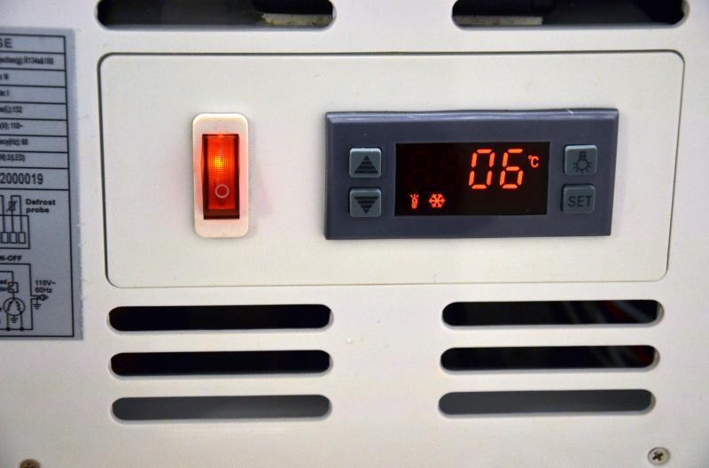 Omcan - 46" Sushi Showcase (1.48 Cu. Ft.) - RS-CN-0042-S