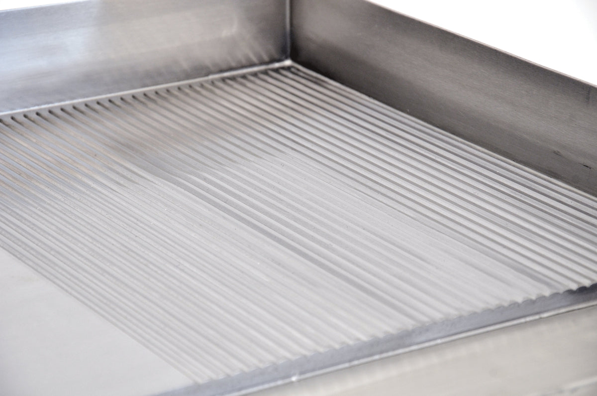 Omcan - Electric Stainless Steel Griddle with Half Smooth Half Ribbed Surface - CE-CN-0610-FR