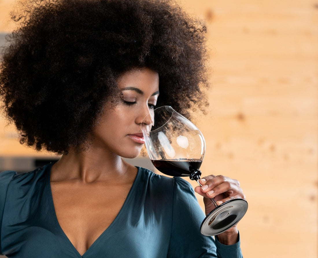 Riedel - Fatto a Mano Performance Pinot Noir Glass with Black Base & Clear Stem - 4884/67N