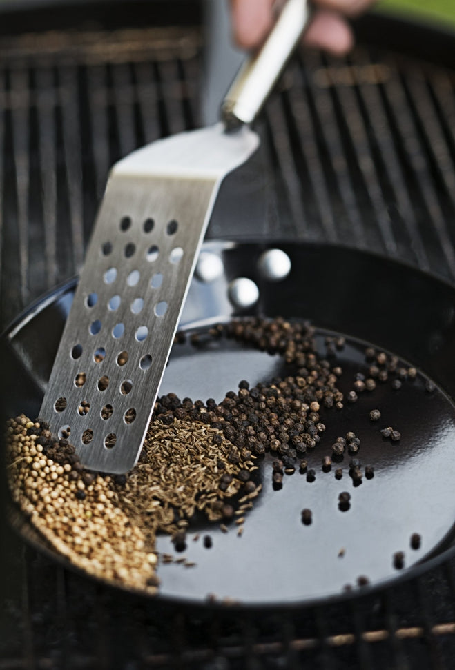 Rosle - Angled Spatula with Perforations & Round Handle - 12547