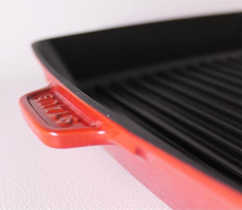 Staub - 10" Cast Iron Square Grill Pan Cherry Red (26 cm) - 40501-110