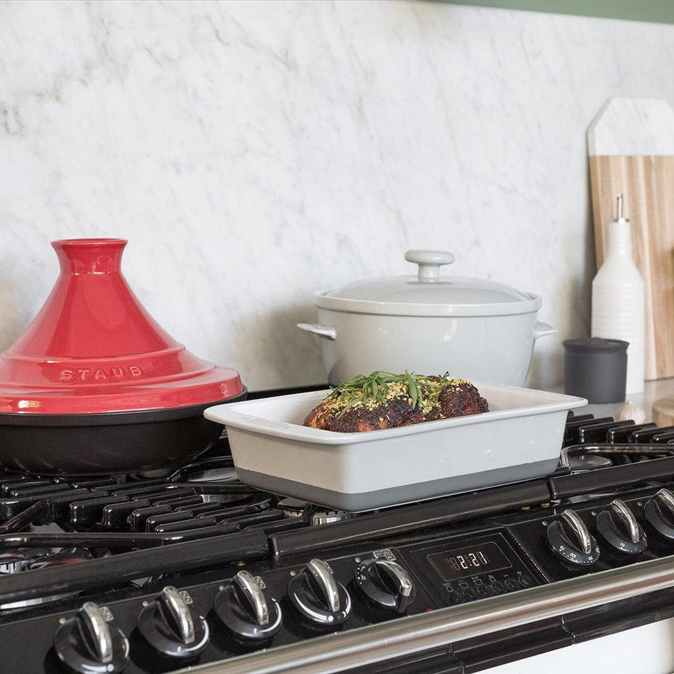 Staub - 11" Cast Iron Tajine Black/Cherry (28 cm) - 40510-327