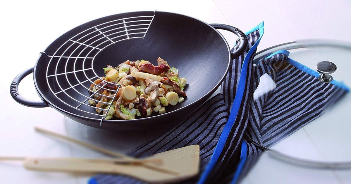 Staub - 14.5" Cast Iron Wok with Glass Lid Black (37 cm) - 40509-398