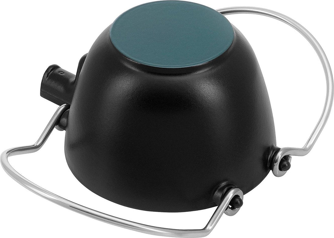 Staub - 1.16 QT Cast Iron Tea Kettle Black 1.1L - 40509-421