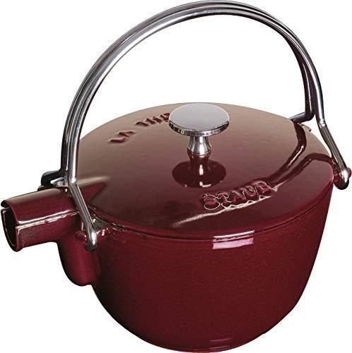 Staub - 1.16 QT Cast Iron Tea Kettle Grenadine 1.1L - 40509-424