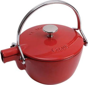 Staub - 1.16 QT Cast Iron Tea Kettle Cherry Red 1.1L - 40509-904