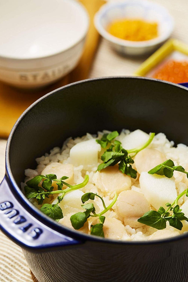 Staub - 1.5 QT Round Cast Iron Cocotte Black 1.8L- 40509-655