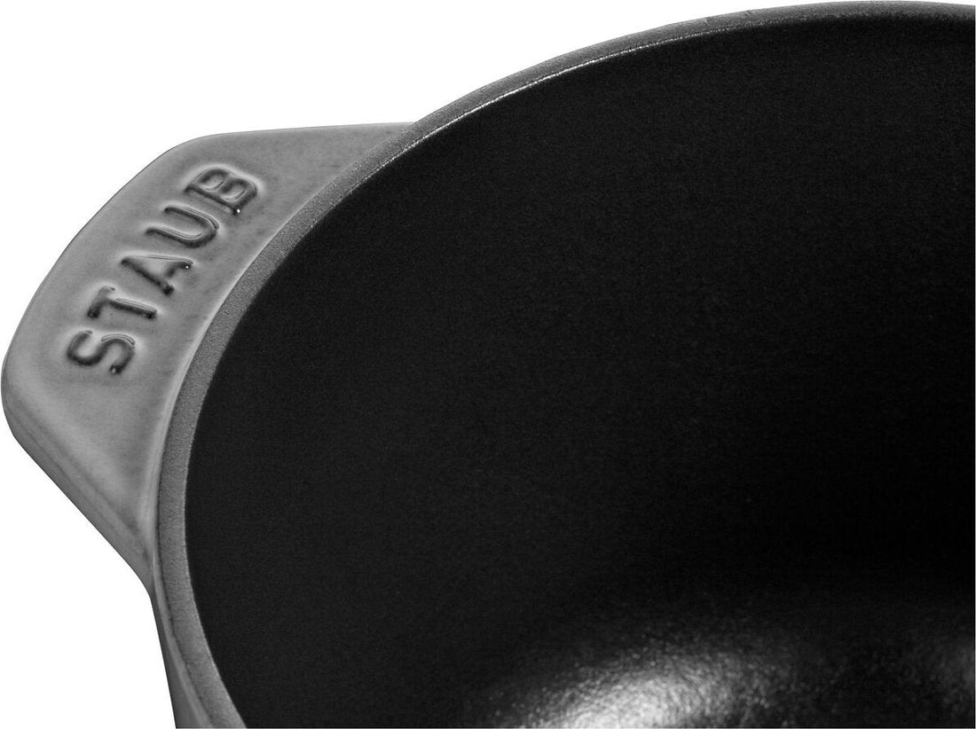 Staub - 1.5 QT Round Cast Iron Cocotte Graphite Grey 1.8L- 40509-703