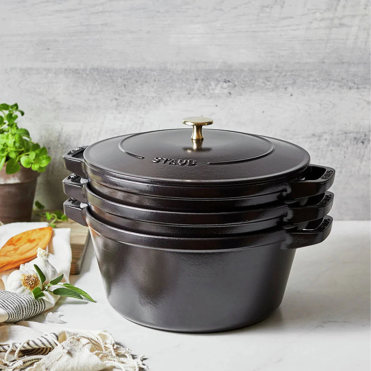Staub - 4 PC 9.5" Cast Iron Stackable Cocotte Set Black - 1010886