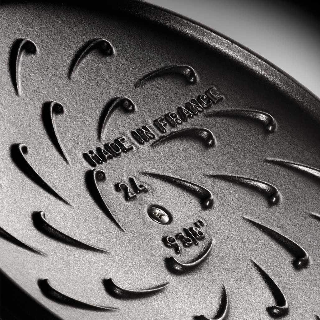 Staub - 4 QT Braiser with Chistera Lid Cherry Red 3.8L - 40511-474