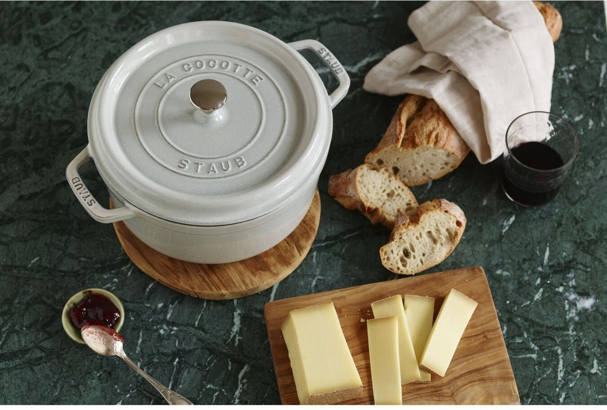 Staub - 4 QT Round Cocotte White Truffle 3.8L - 40501-412