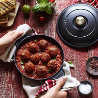 Staub - 8" Cast Iron Round Baking Dish with Lid 20cm - 40509-579