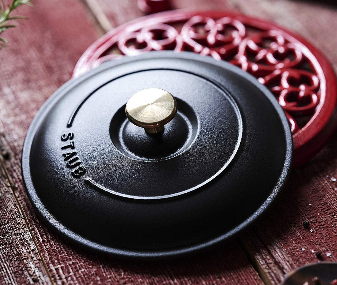 Staub - 8" Cast Iron Round Baking Dish with Lid 20cm - 40509-579