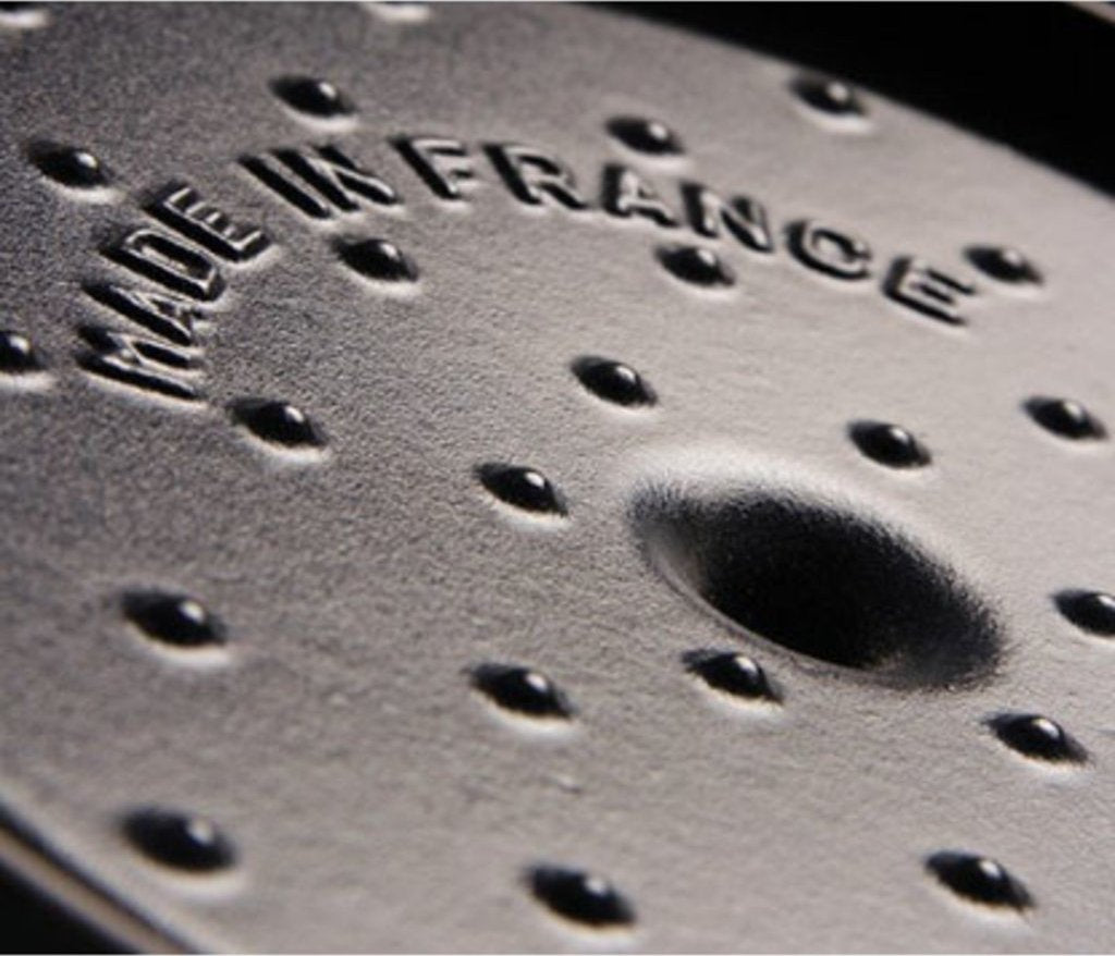 Staub - 8.5 QT Oval Cocotte Black 8L - 40509-370