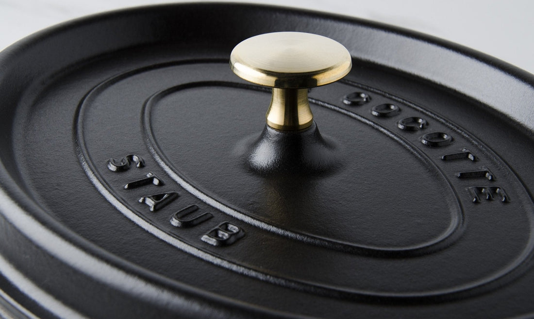 Staub - 8.5 QT Oval Cocotte Black 8L - 40509-370