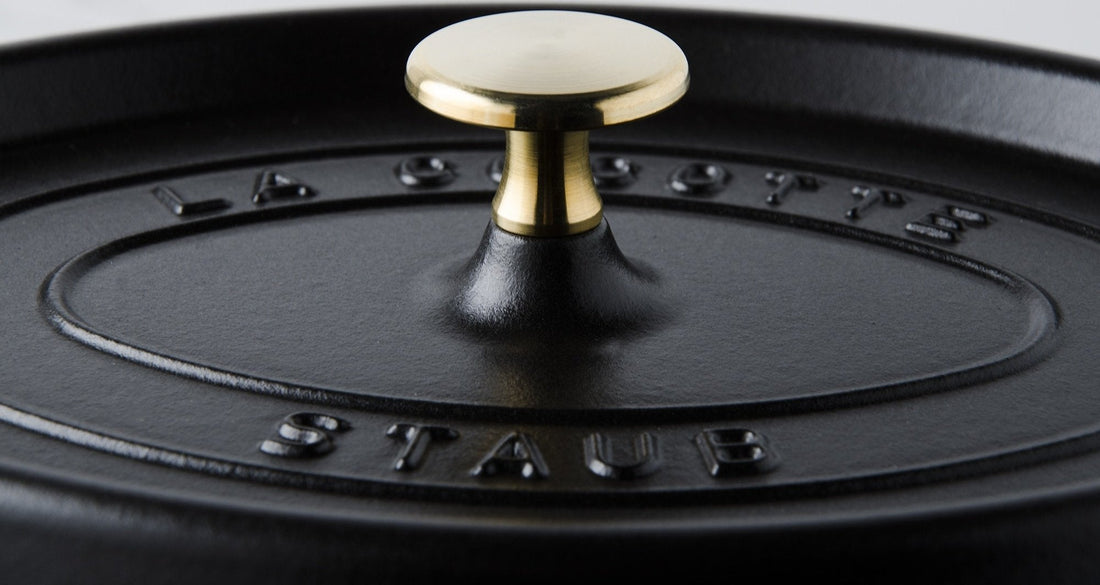 Staub - 8.5 QT Oval Cocotte Black 8L - 40509-370