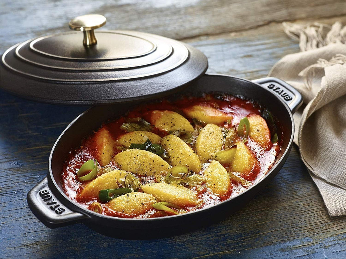 Staub - 9" Cast Iron Oval Baking Dish with Lid 23cm - 40509-582