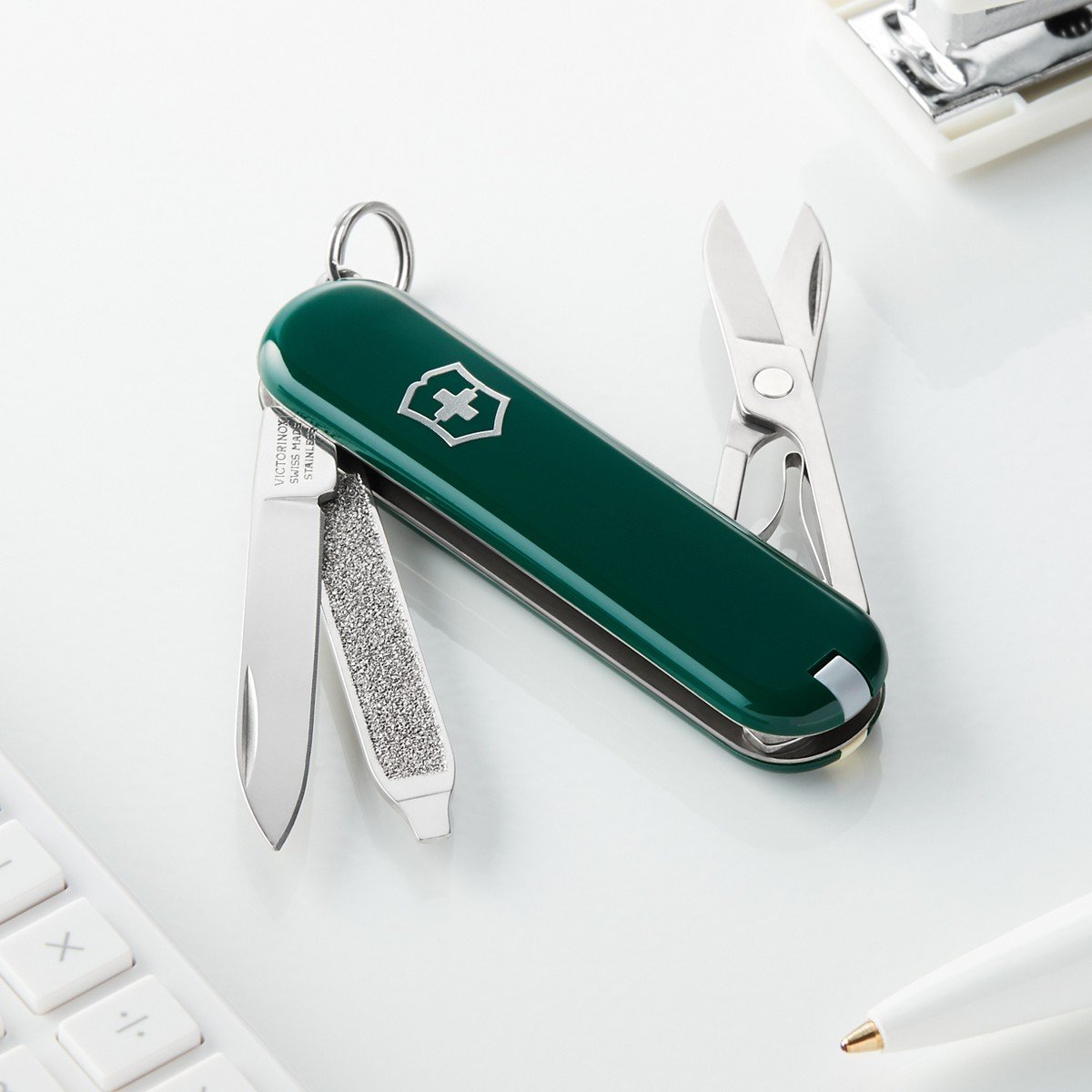 Swiss Army - Hunter Green Classic SD Small Pocket Knife - 53024